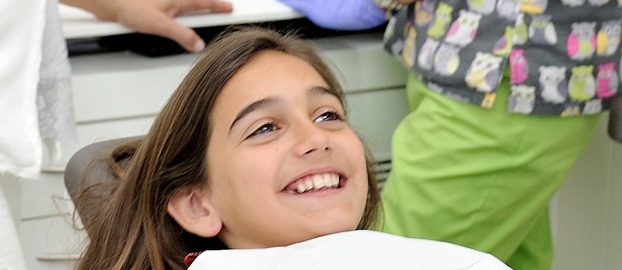 Cómo cuidar los dientes de los niños y niñas