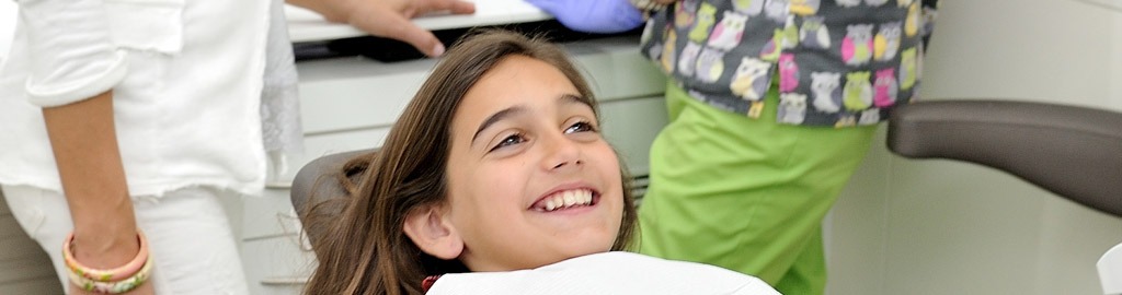 Nuevo tratamiento innovador para la caries infantil: ¡Adiós a la turbina y a la anestesia!