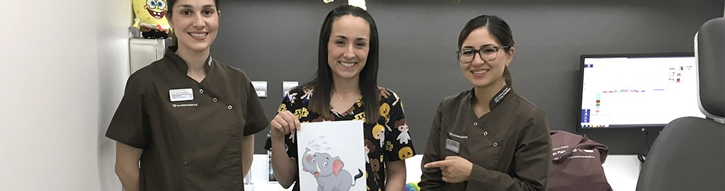Ya tenemos a Kanpi, la mascota de Clínica Dental Can Parellada